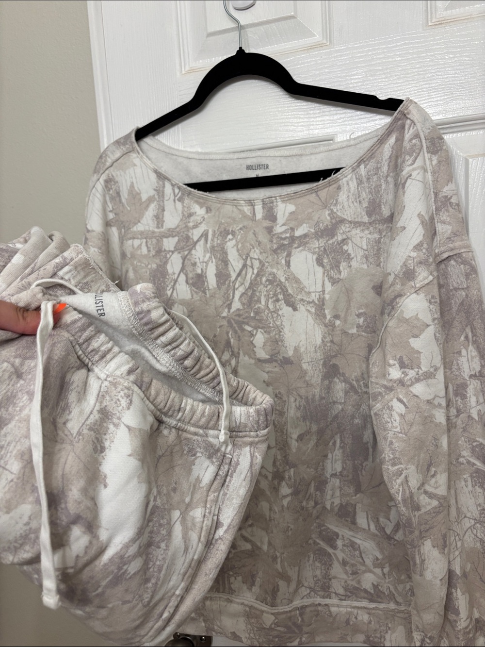 Hollister Neutral Beige Camouflage Lounge Set